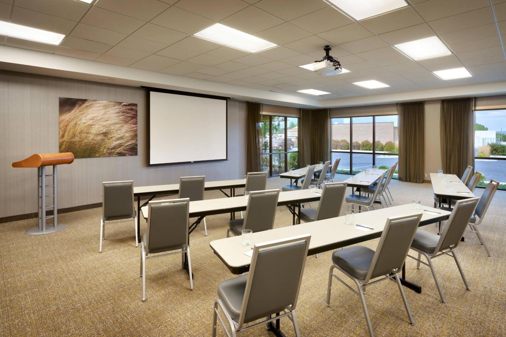 Springhill By Marriott 3*