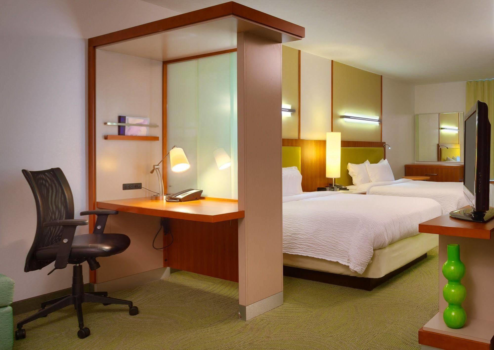 Hotel Springhill By Marriott 3*
